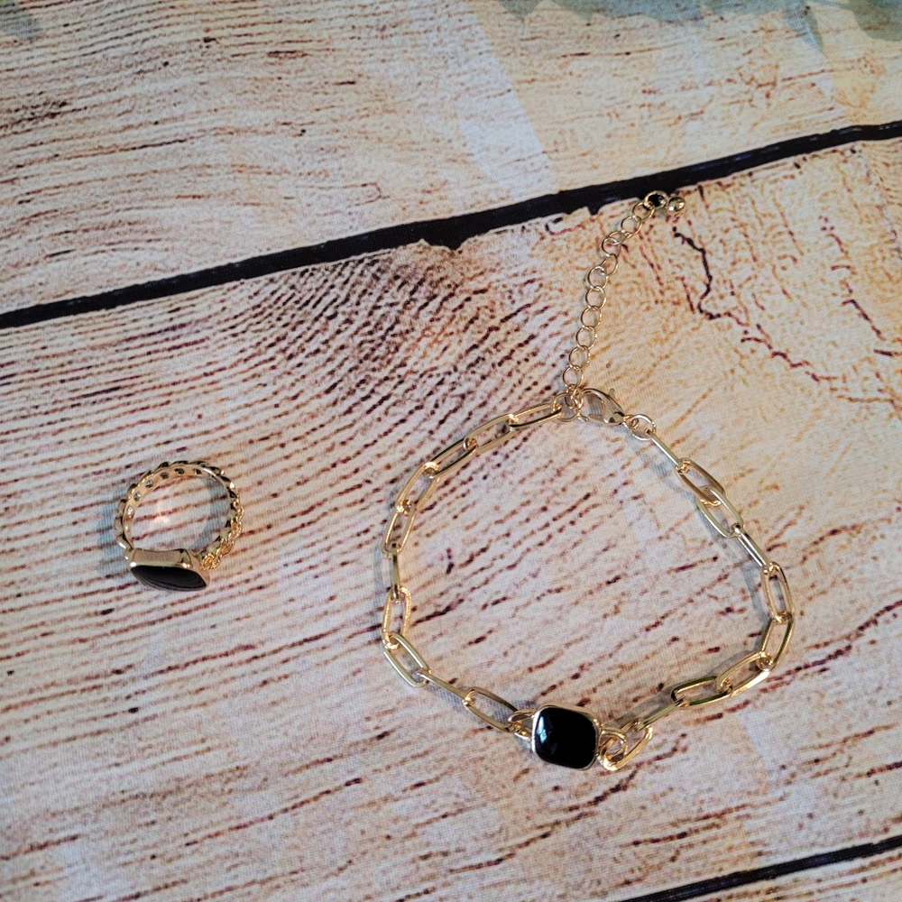 🌲Gold Bracelet & Ring Black Stone Set✨️ - Picture 5 of 9